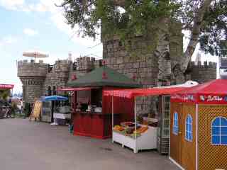 17-Castle Restaurant and stalls