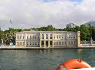 13-Old building