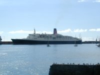QE 2 in port