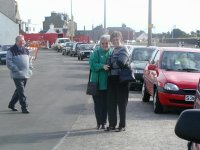 Peter and Helen meet Rona
