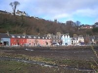 Tobermory harbour houses and shops